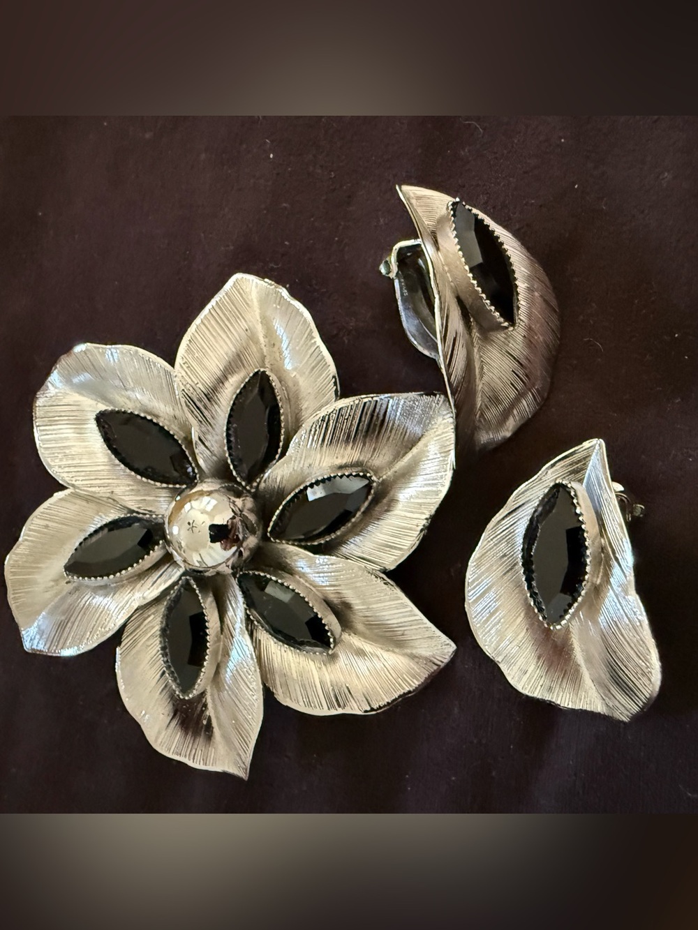 Vintage Whiting&Davis Silver Tone Black Stone Leaf Brooch and Clip-On Earrings